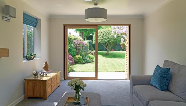 Centor Sliding Doors feature a frameless fixed panel to ensure the focus remain on the views to outside