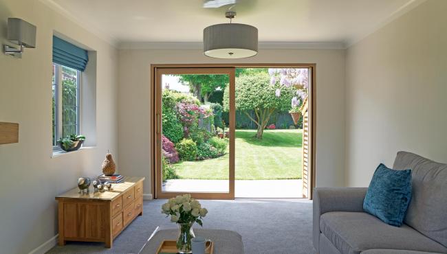Centor 211 Sliding exterior doors with frameless fixed panel for uninterrupted views