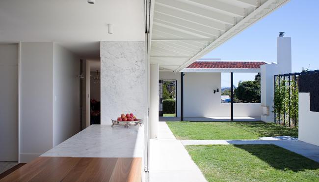 Architect Stuart vokes how modern architecture focuses on connecting to the outdoors